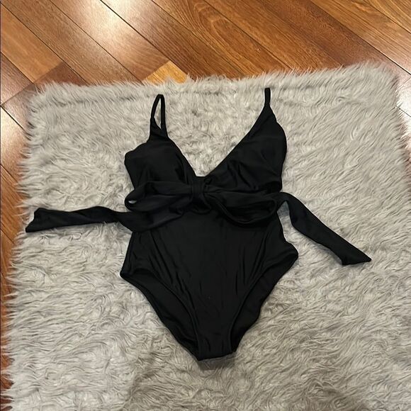 NWT aerie one piece full‎ coverage upf 50 black tie front swimsuit - Picture 1 of 5
